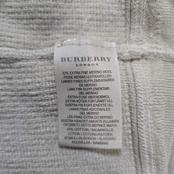 Burberry Merino Wool V Neckline  Light Men's Sweater. Size M. - Picture 4 of 8